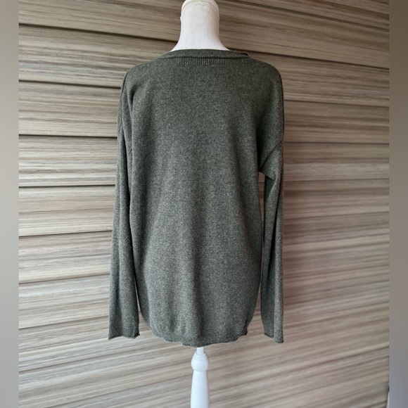 Tina Stephens Cashmere V Neck Gray Sweater Large - Picture 2 of 6